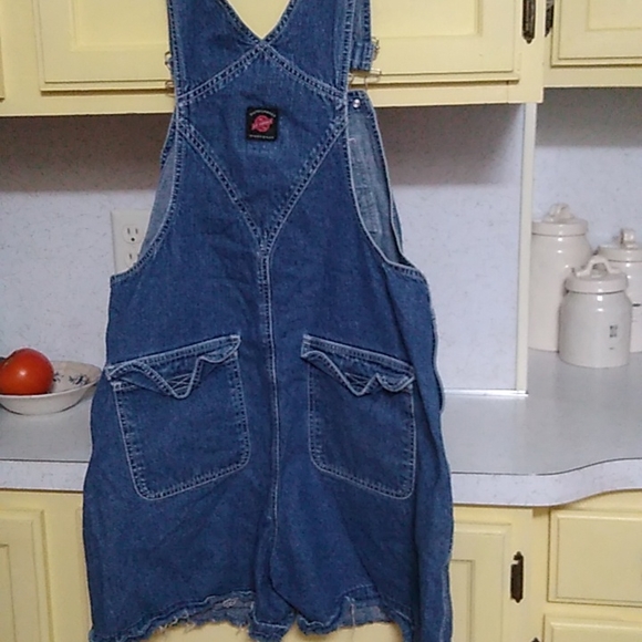 Nice pair of comfy Dungarees overalls shorts. - Picture 4 of 4